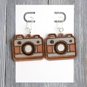 Vintage Camera Wood Earrings. These earrings are made with 1/8″ thickness basswood. These earrings are lightweight and hand painted.