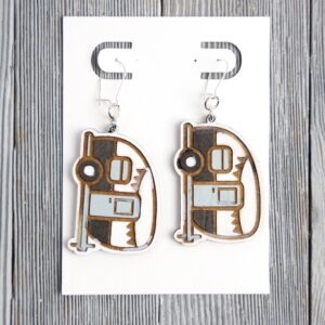 Vintage Camper Black Wood Earrings. These earrings are made with 1/8″ thickness basswood. These earrings are lightweight and hand painted.